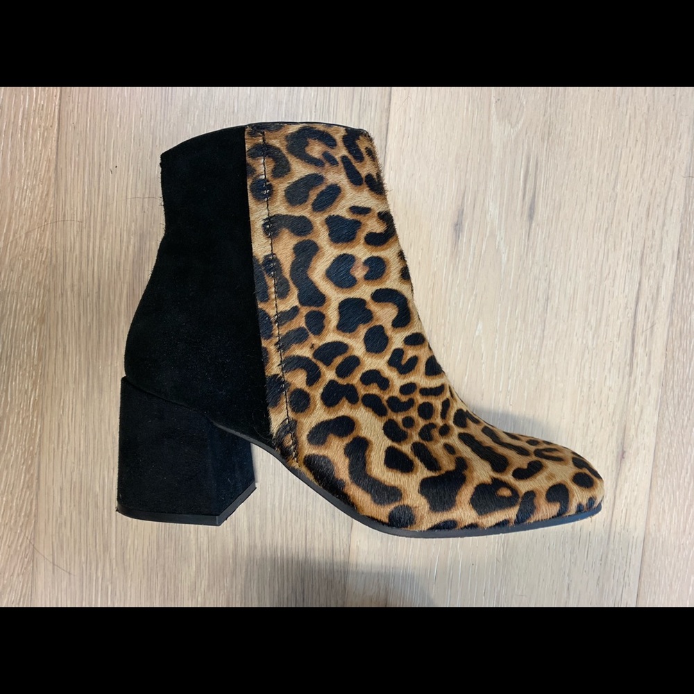 Naked feet leopard ankle boots